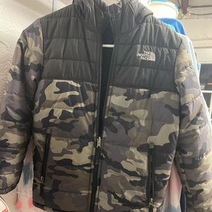 Boys Northface Reversible Camo Jacket Medium 10/12